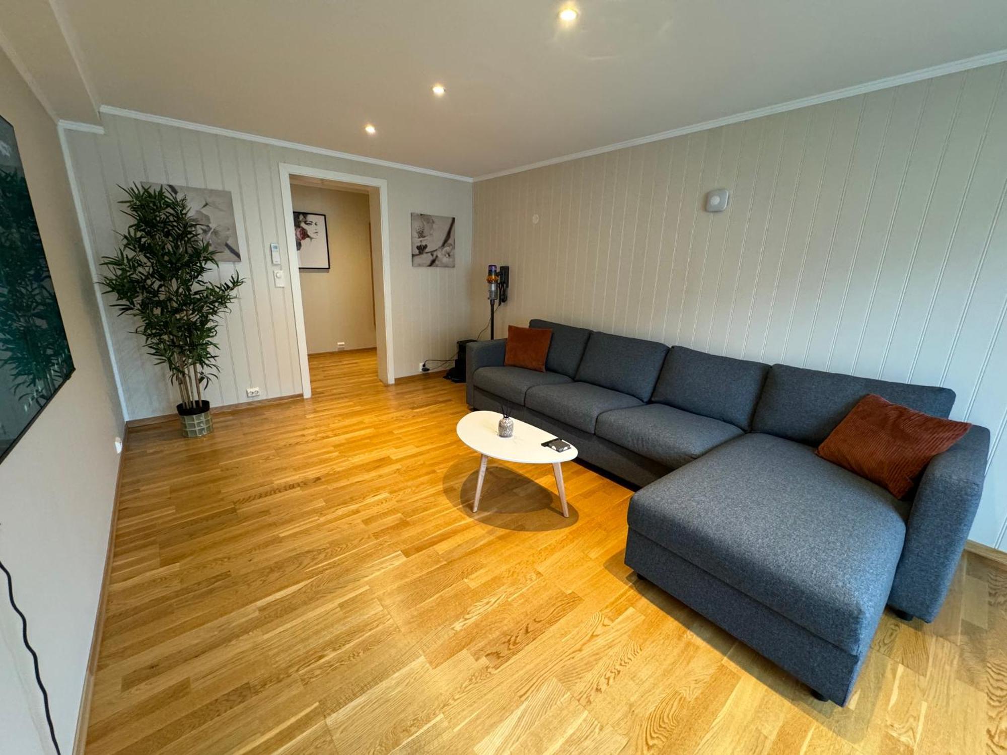 Charming 3-Bedroom Apartment In The Heart Of Kristiansund Exterior photo
