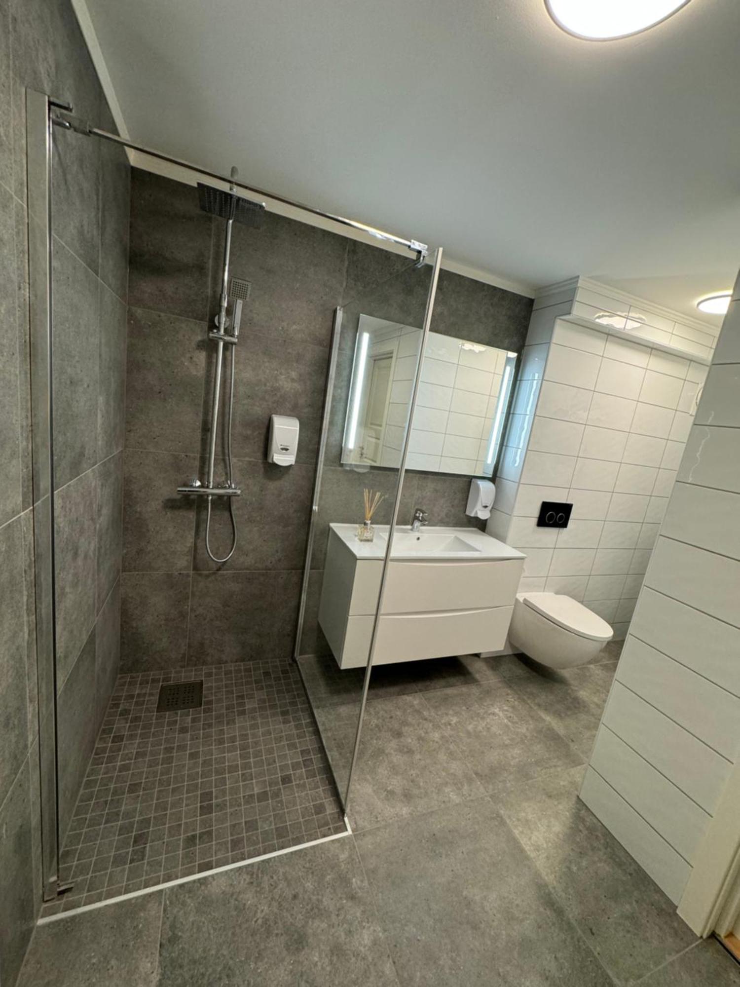 Charming 3-Bedroom Apartment In The Heart Of Kristiansund Exterior photo