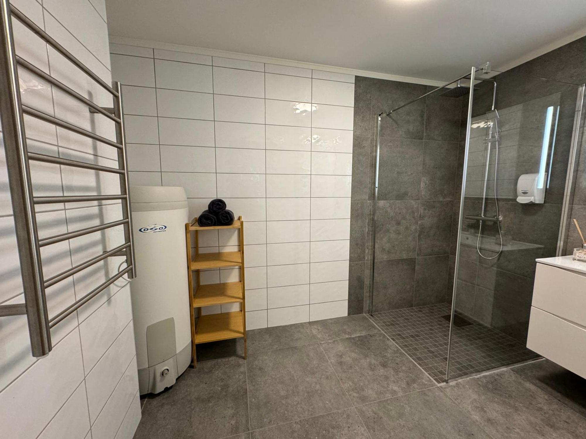 Charming 3-Bedroom Apartment In The Heart Of Kristiansund Exterior photo